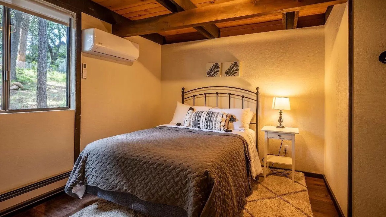 Photo of Bedroom in Glencoe