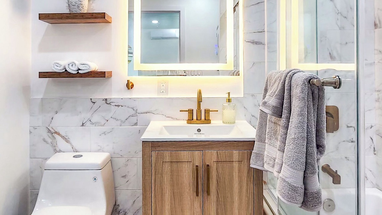 Photo of Bathroom in Huntington Harbour