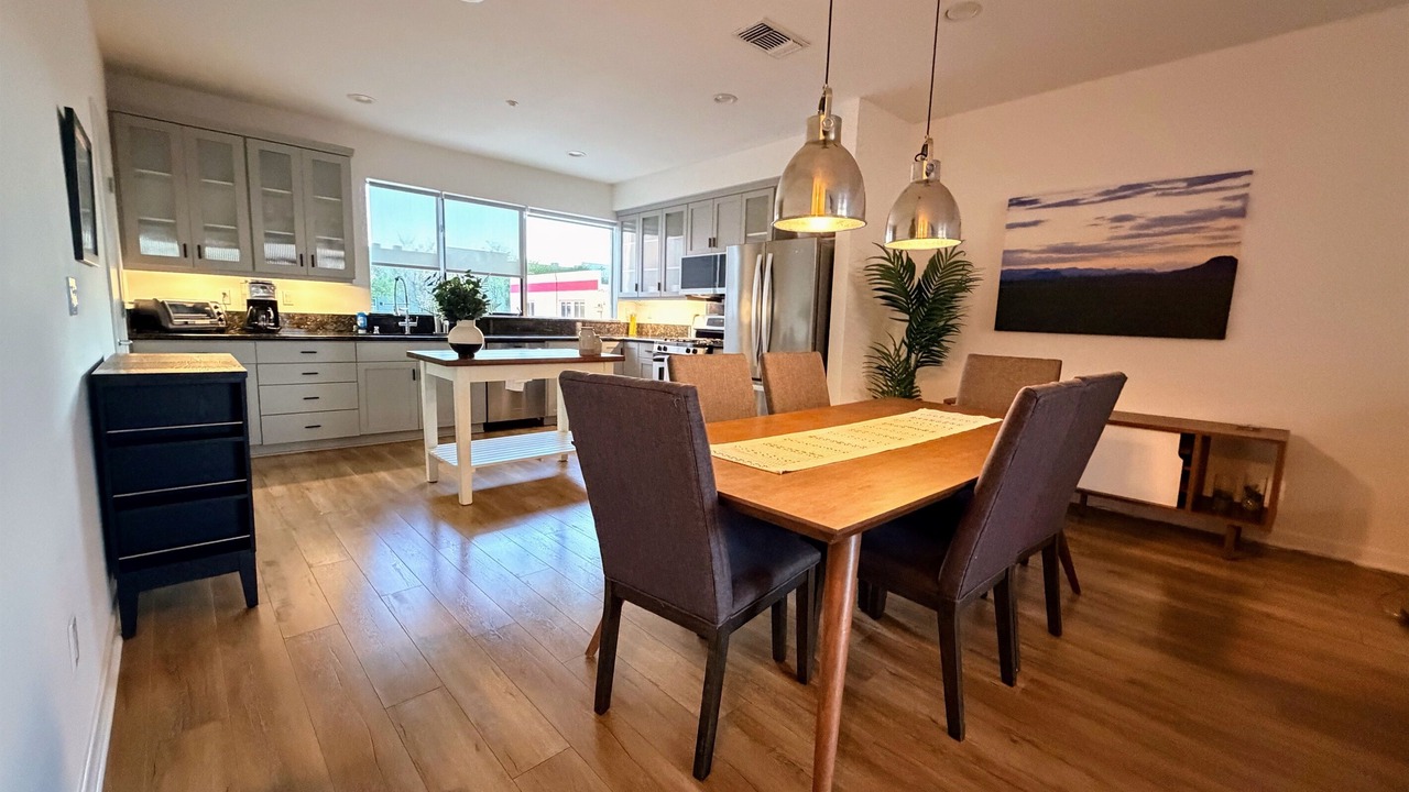 Photo of Bedroom in Emeryville