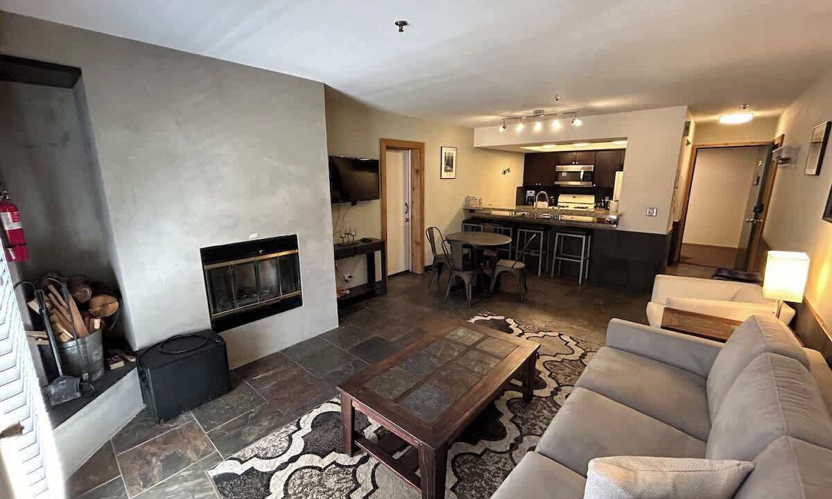 Photo of Livingroom in Kirkwood