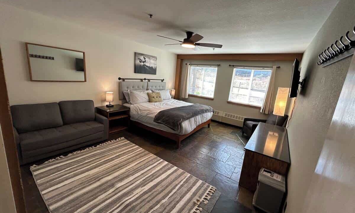 Photo of Bedroom in Kirkwood