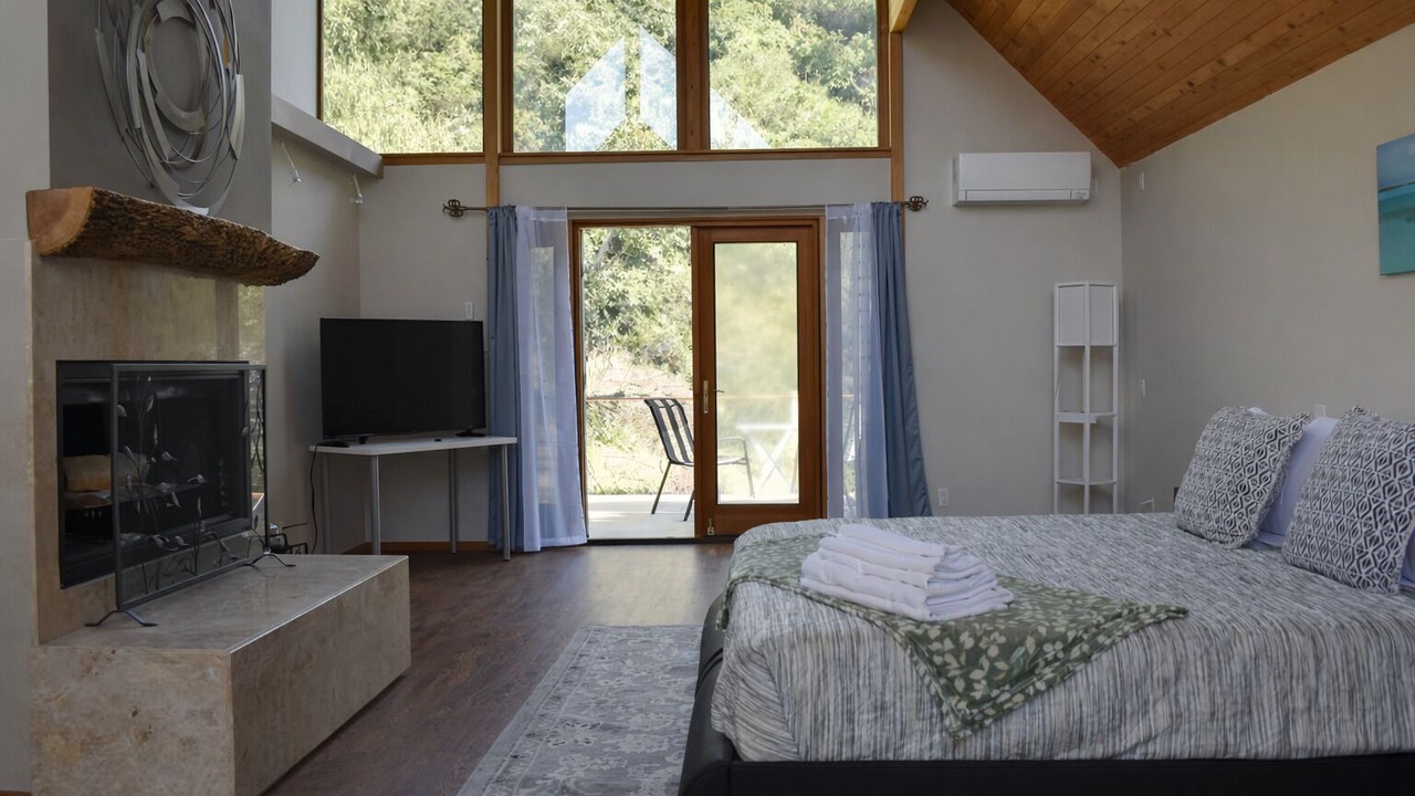 Photo of Bedroom in Los Gatos