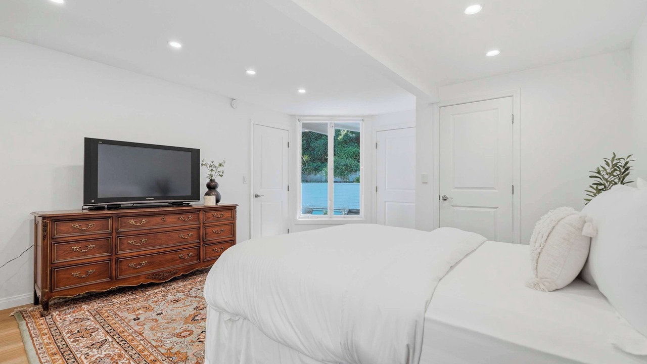 Photo of Bedroom in Beverly Glen