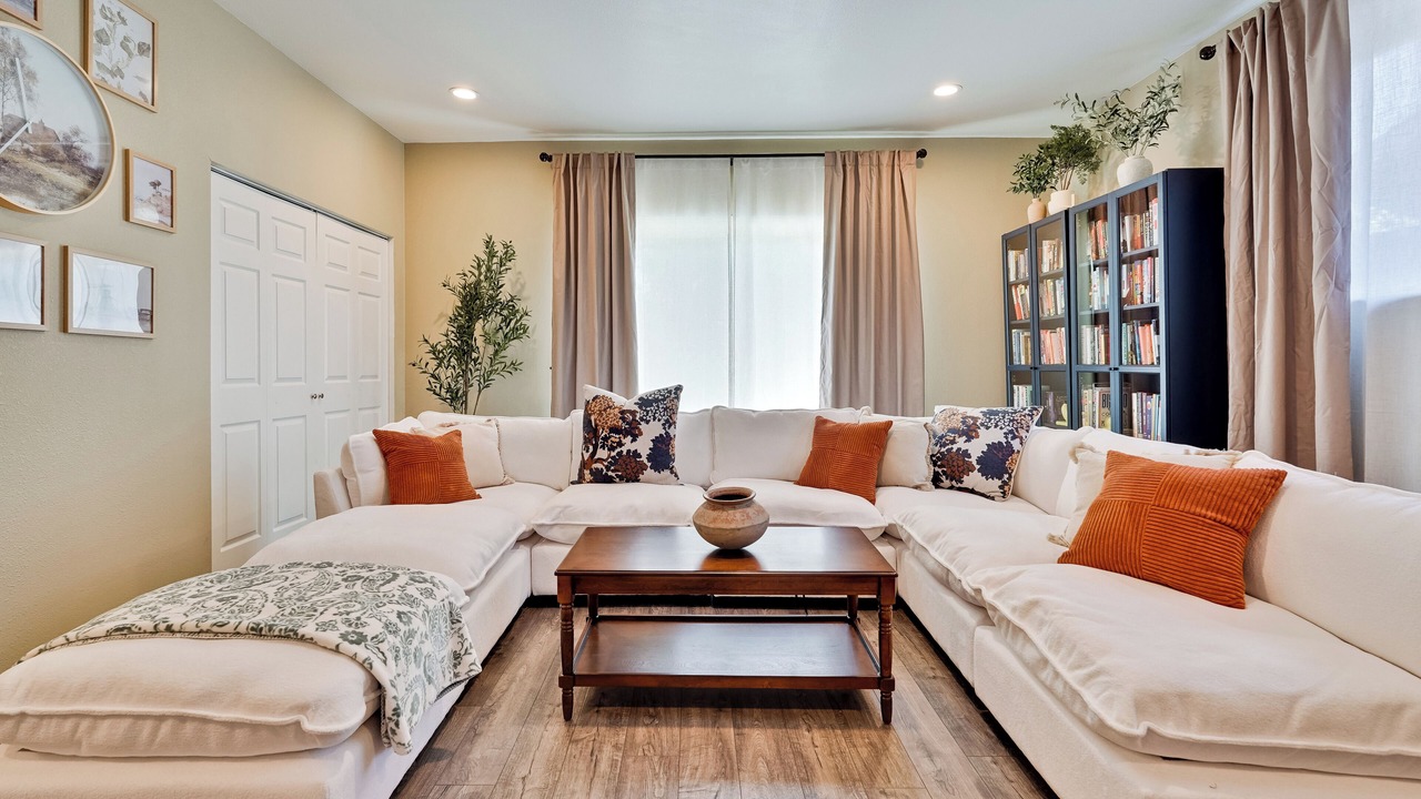 Photo of Livingroom in Almaden