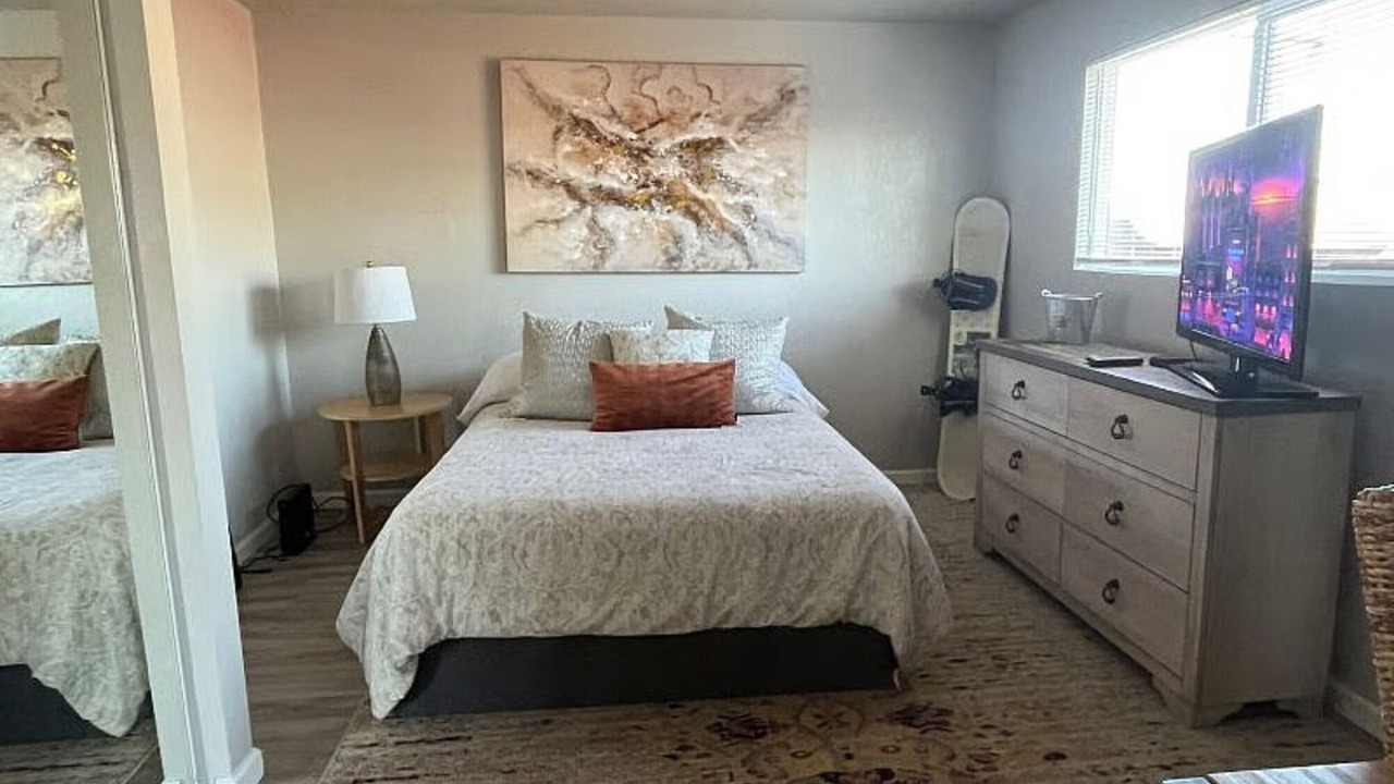 Photo of Bedroom in Oakland