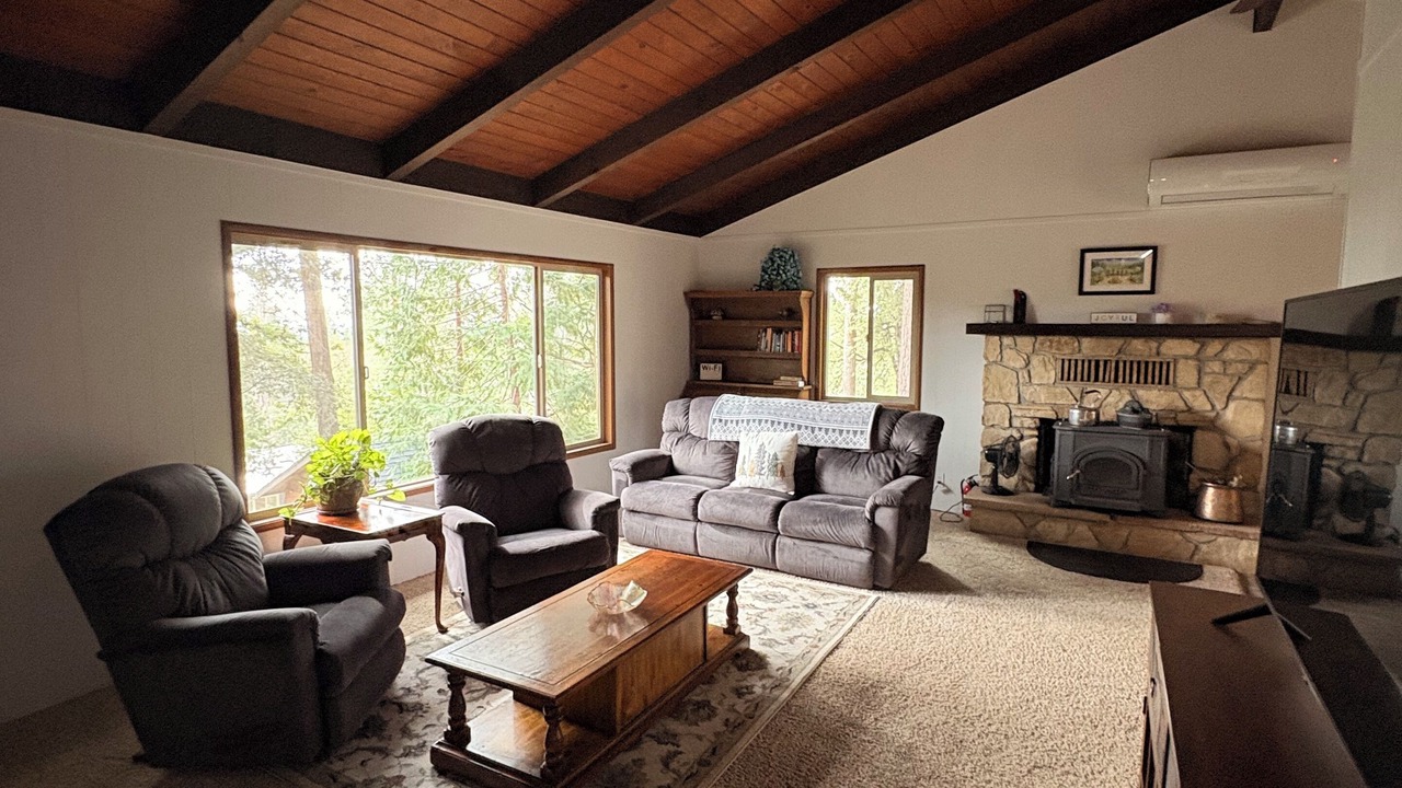 Photo of Livingroom in Twain Harte