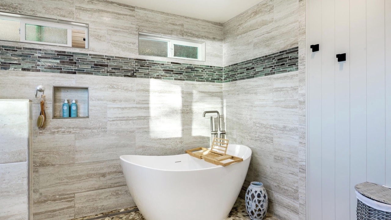 Photo of Bathroom in Carpinteria