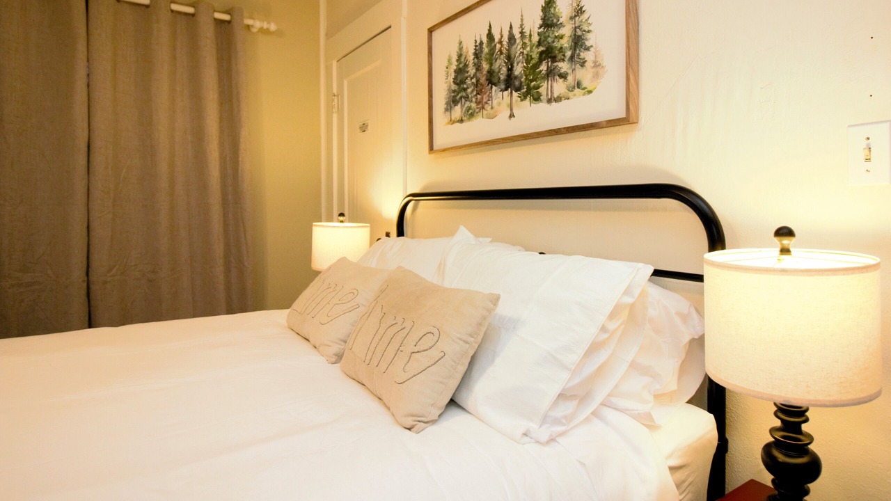 Photo of Bedroom in Three Rivers