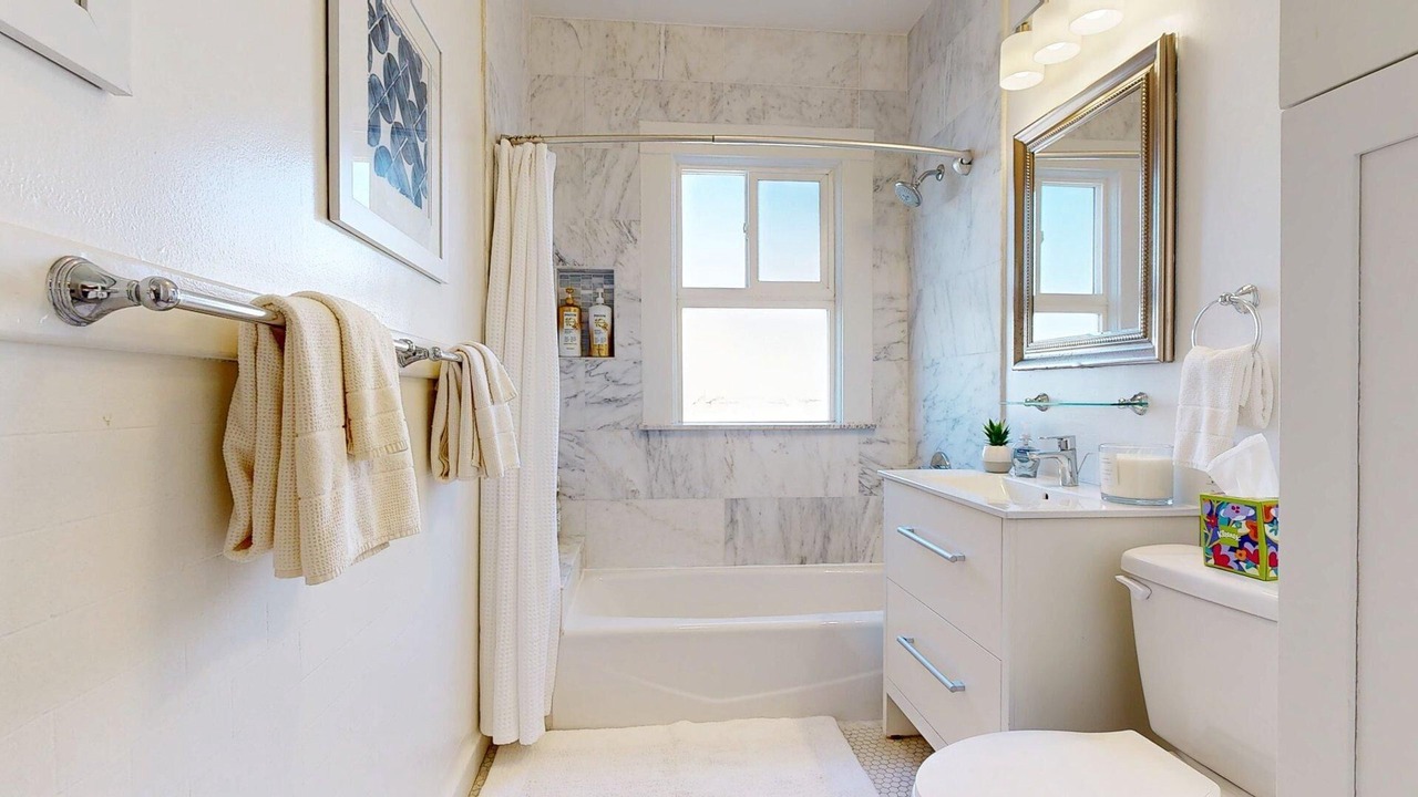 Photo of Bathroom in Richmond District