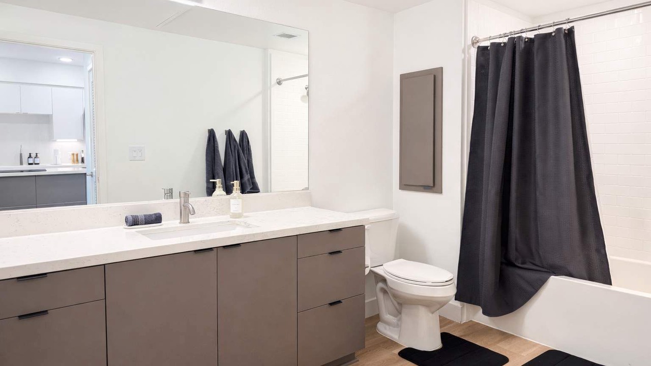 Photo of Bathroom in Lyon Street