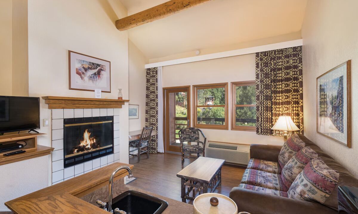 Photo of Livingroom in Bass Lake