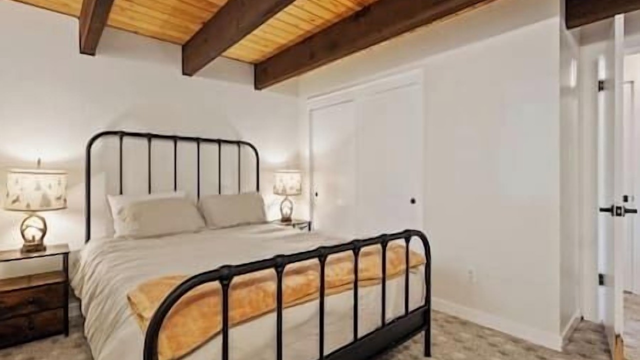 Photo of Bedroom in Mono Vista