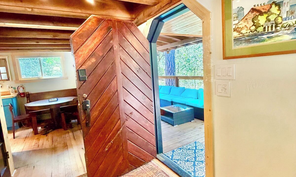 Photo of Livingroom in Twain Harte