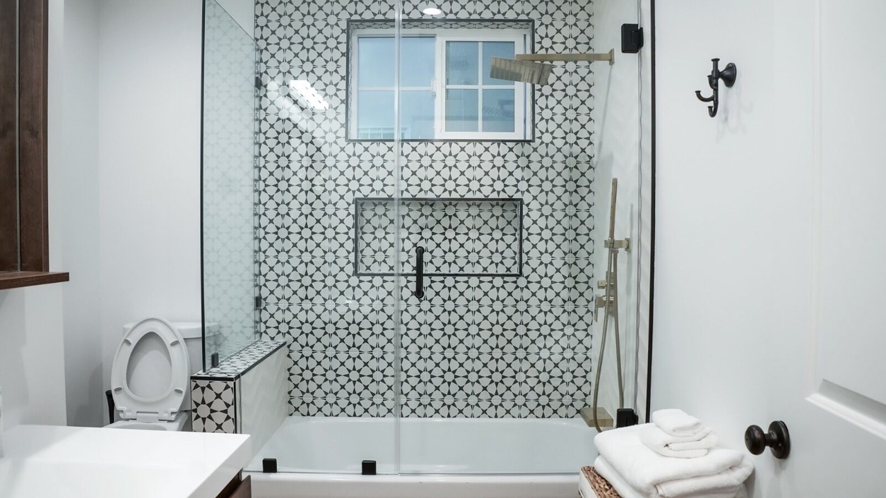 Photo of Bathroom in Valley Glen