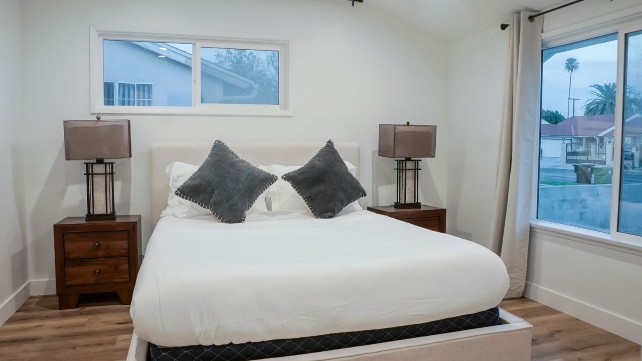 Photo of Bedroom in Valley Glen
