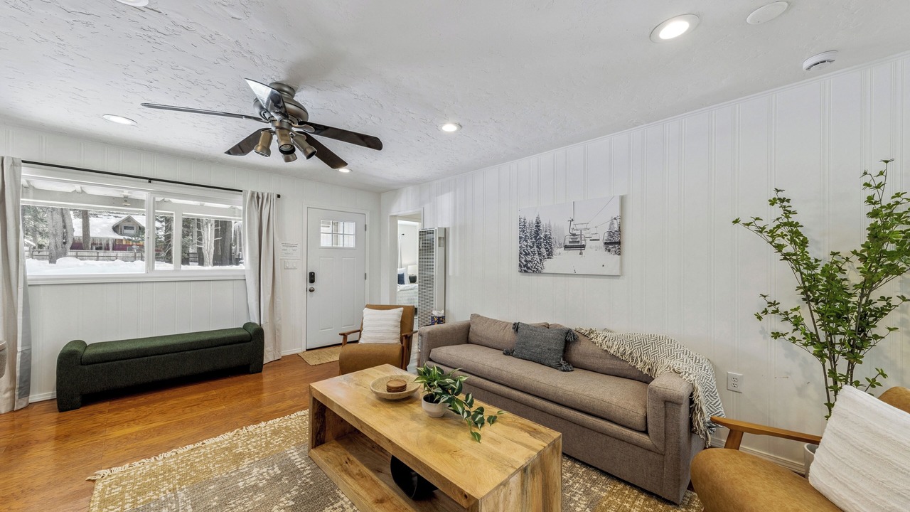 Photo of Livingroom in South Lake Tahoe