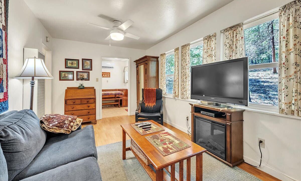 Photo of Livingroom in Nevada City