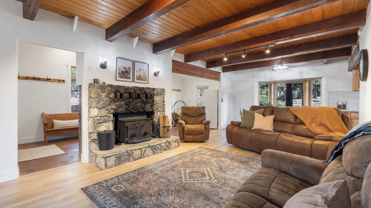 Photo of Livingroom in Sierra Cedars