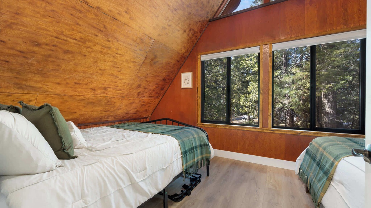 Photo of Bedroom in Sierra Cedars