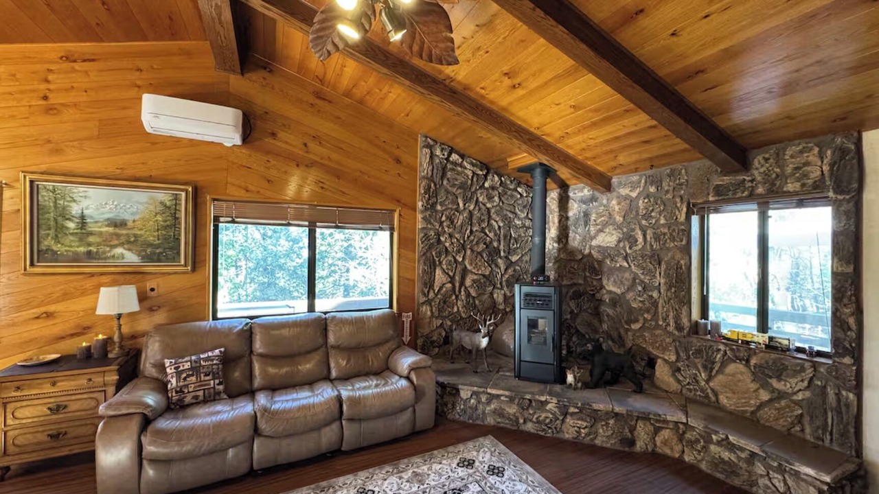 Photo of Livingroom in Phoenix Lake-Cedar Ridge