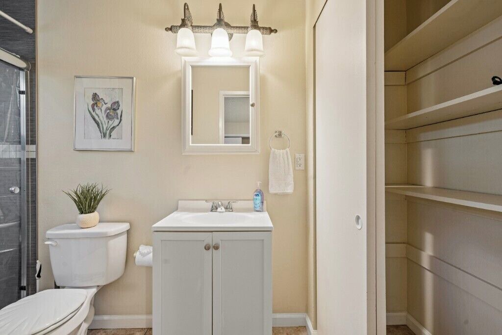 Photo of Bathroom in Marina
