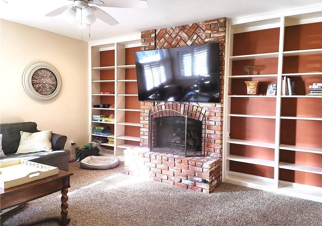 Photo of Livingroom in Old Towne