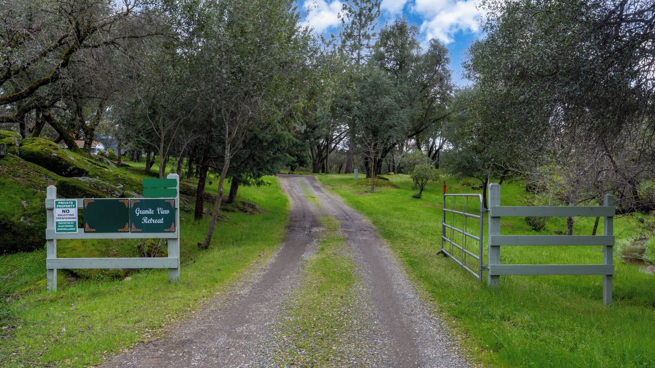 Photo of Others in Mariposa