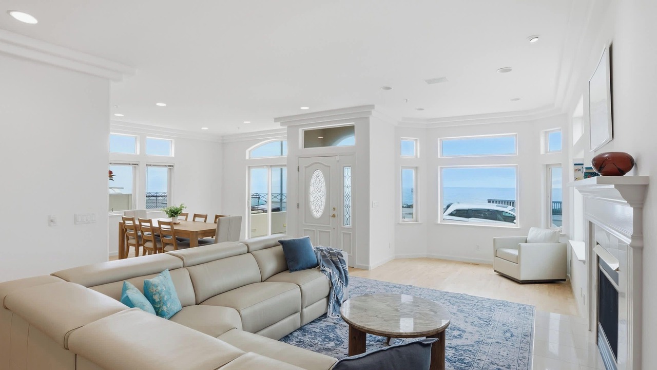 Photo of Livingroom in Westside Santa Cruz