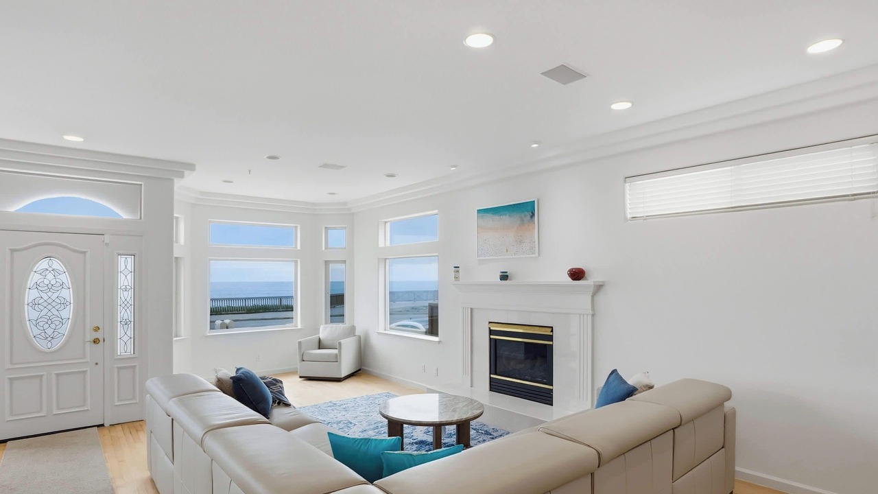 Photo of Livingroom in Westside Santa Cruz
