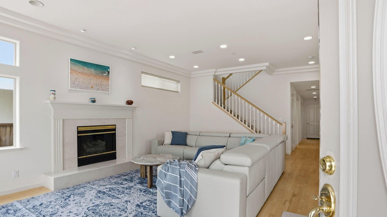 Photo of Livingroom in Westside Santa Cruz