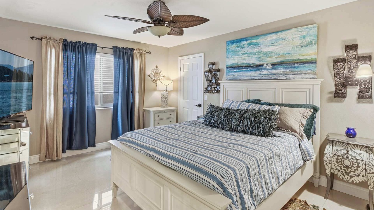 Photo of Bedroom in Huntington Beach