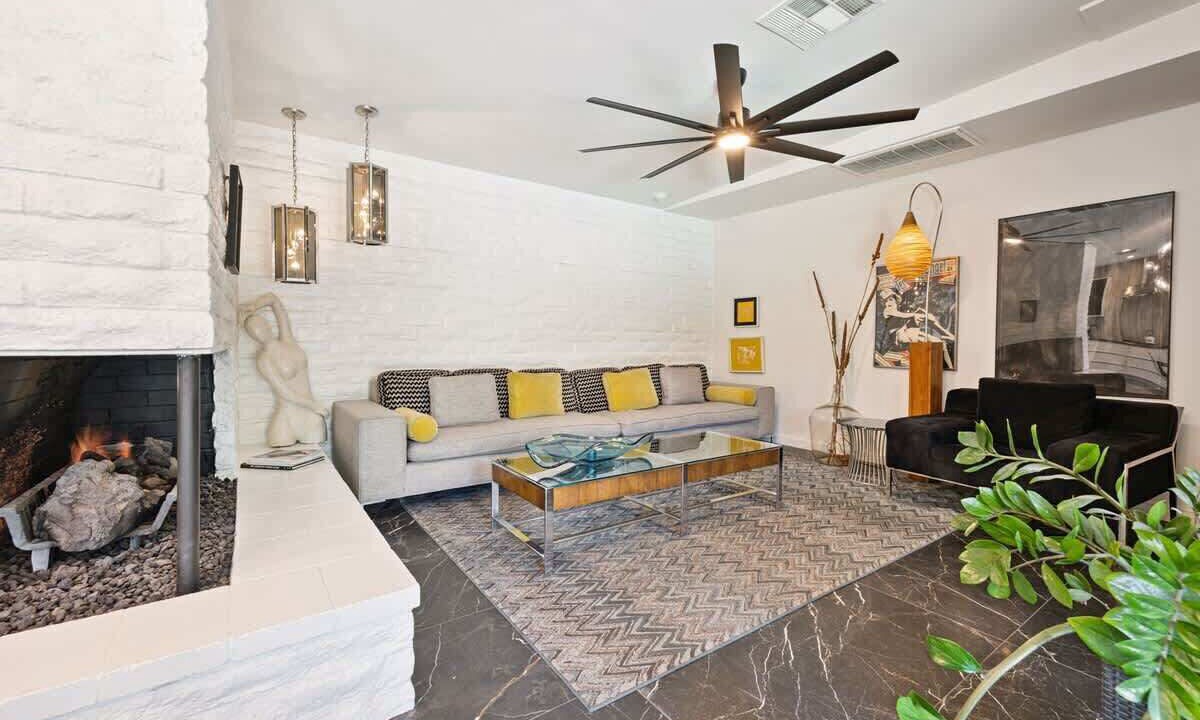 Photo of Livingroom in Tahquitz River Estates