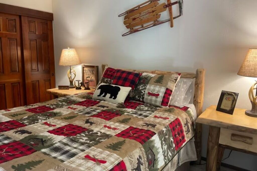 Photo of Bedroom in Lake Forest