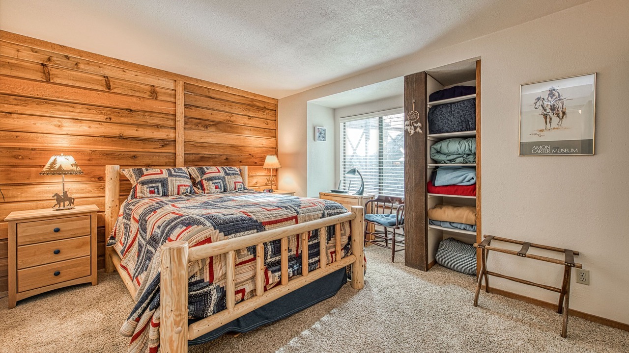Photo of Bedroom in Lakeshore