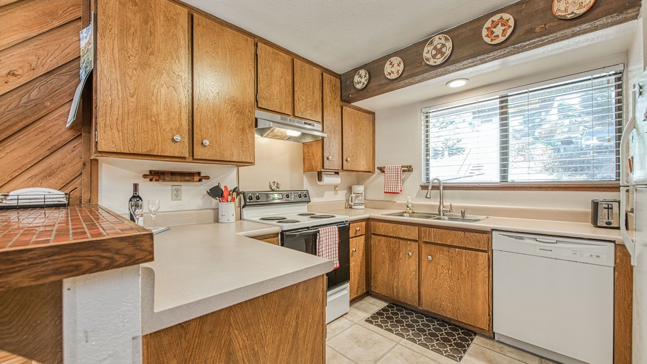 Photo of Kitchen in Lakeshore
