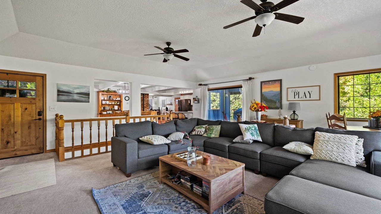 Photo of Livingroom in Twain Harte
