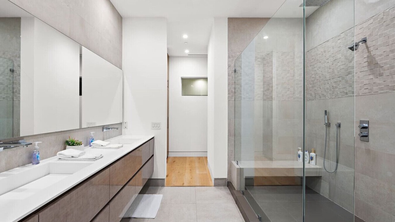 Photo of Bathroom in Melrose