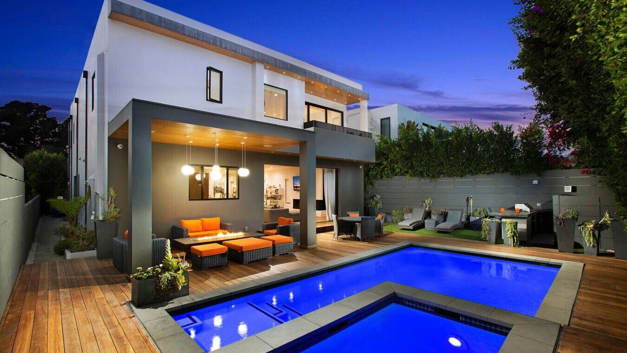 Photo of Outdoor in Melrose