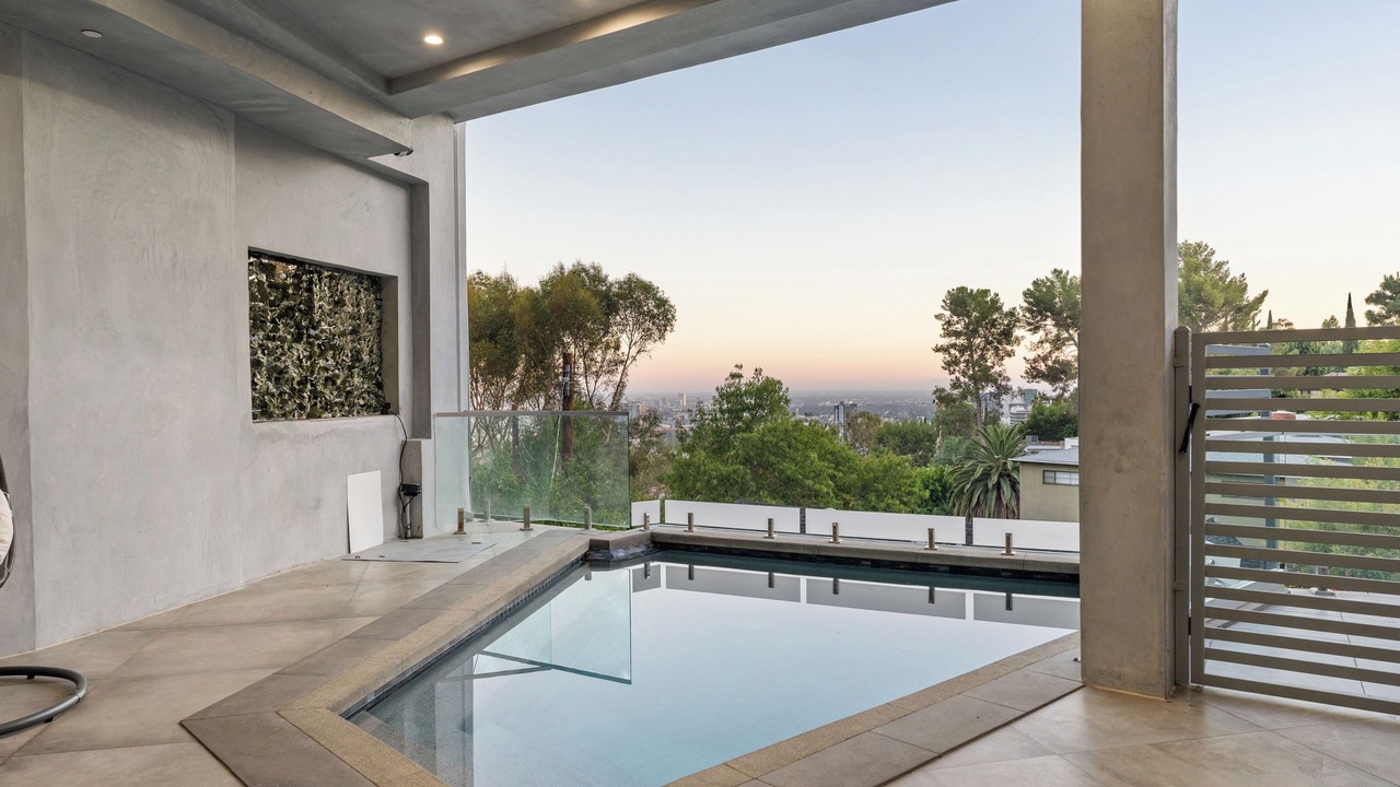 Photo of Outdoor in Hollywood Hills