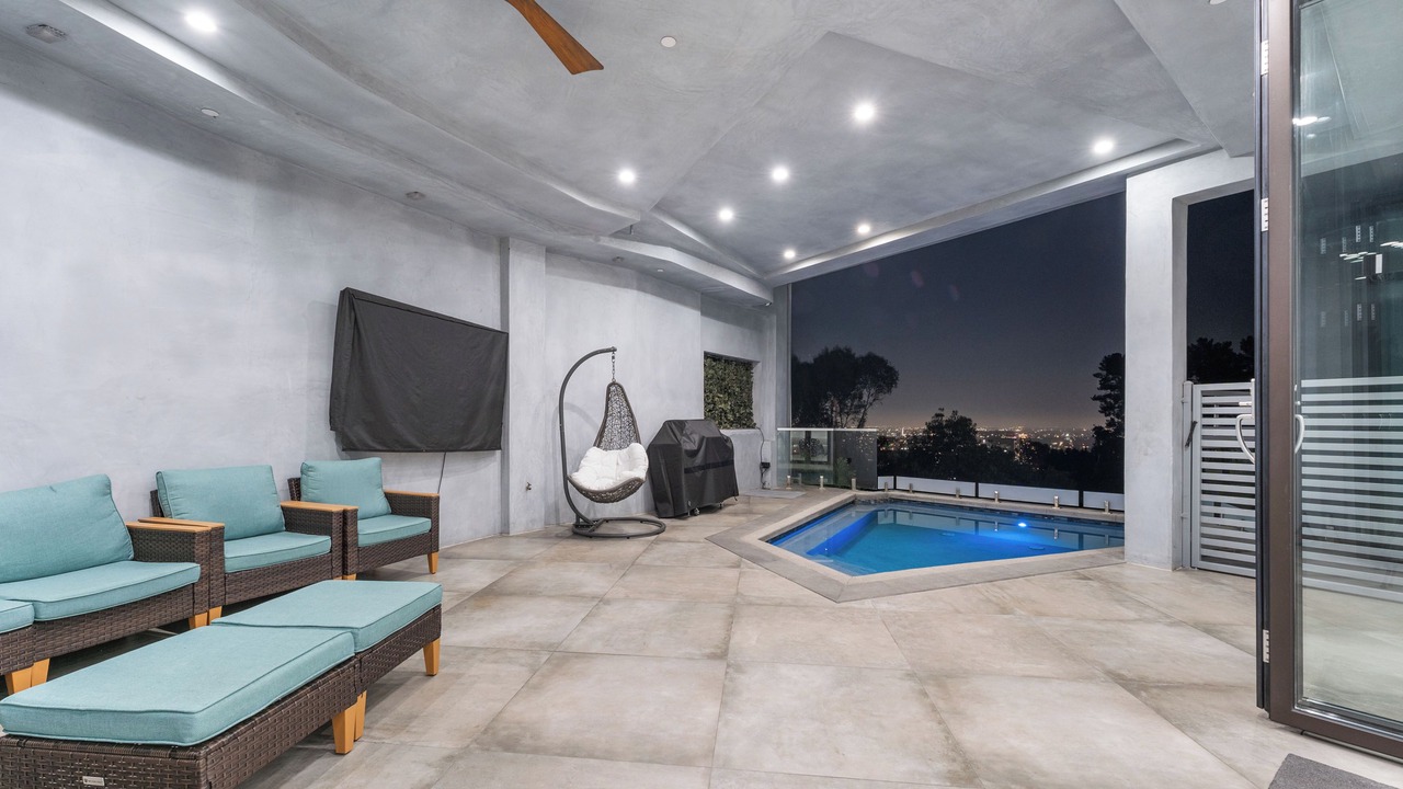Photo of Outdoor in Hollywood Hills