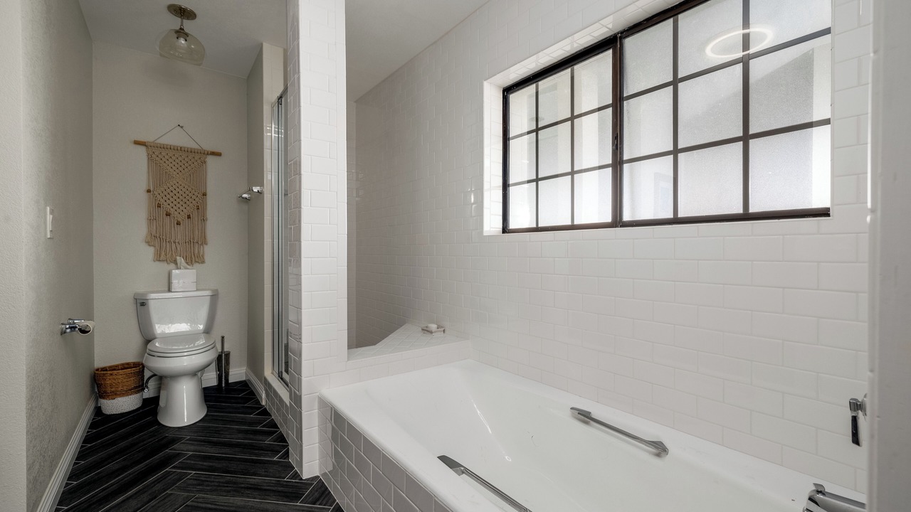 Photo of Bathroom in Canyon Lake