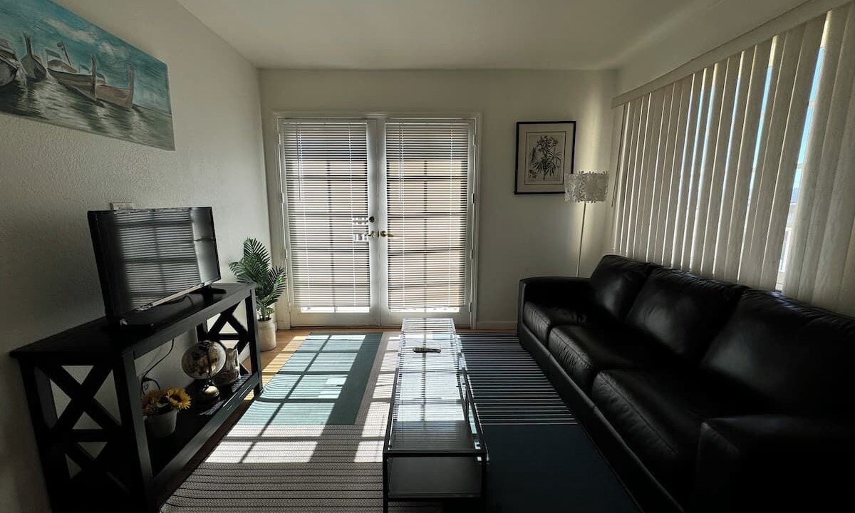 Photo of Livingroom in Sand City