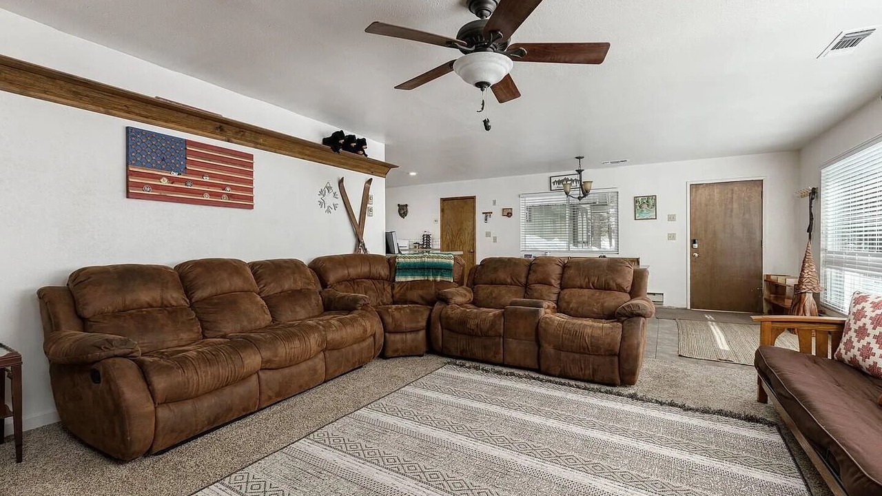 Photo of Livingroom in Ponderosa