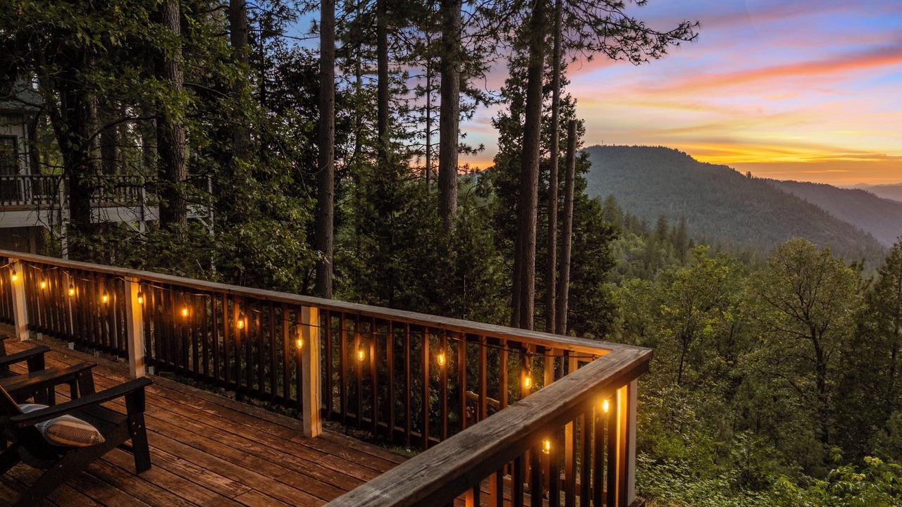 Photo of Patio Balcony in Mi-Wuk Village