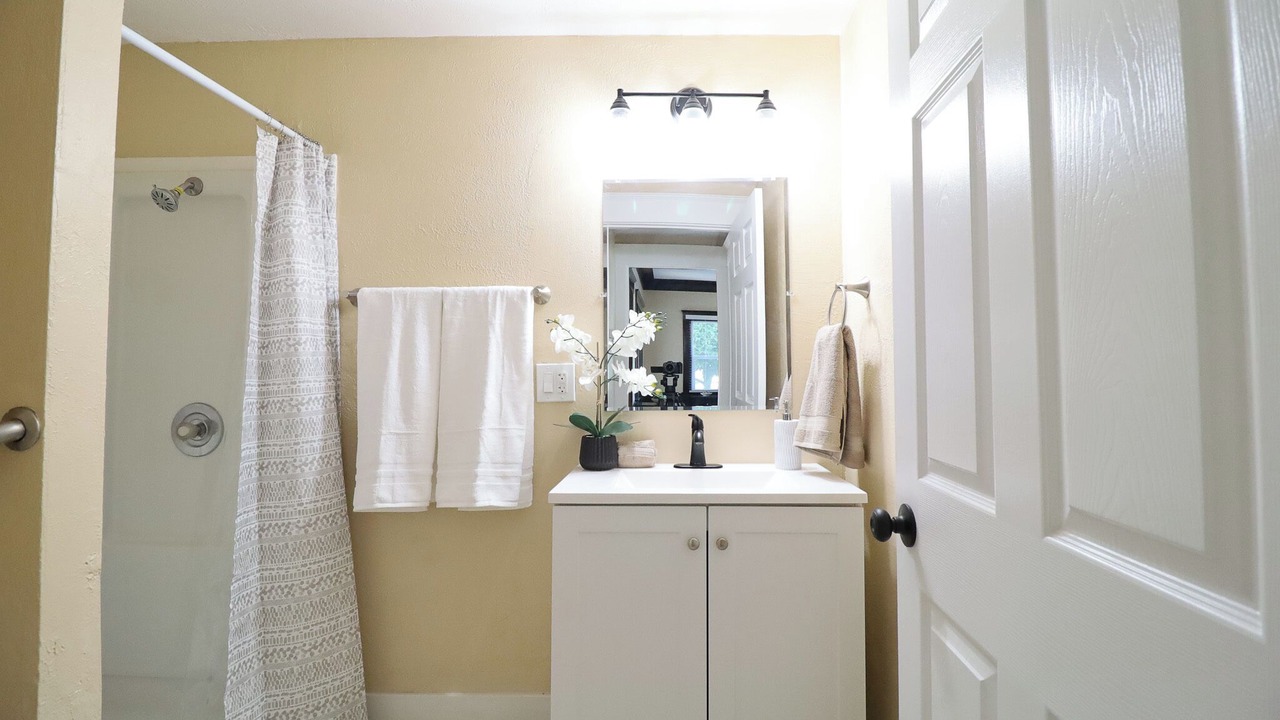 Photo of Bathroom in Roosevelt