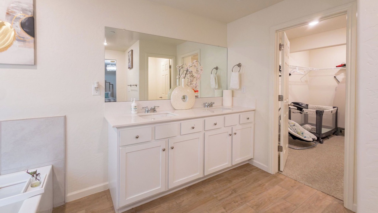 Photo of Bathroom in Raisin