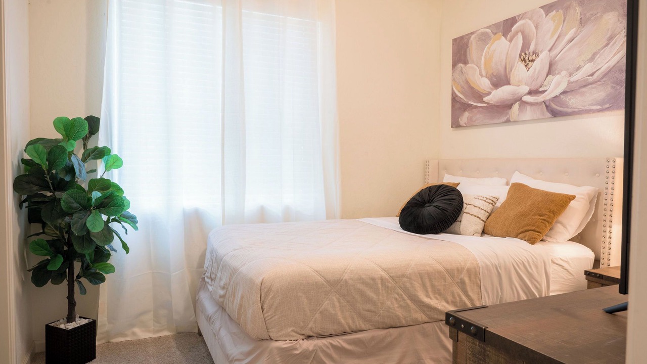 Photo of Bedroom in Raisin