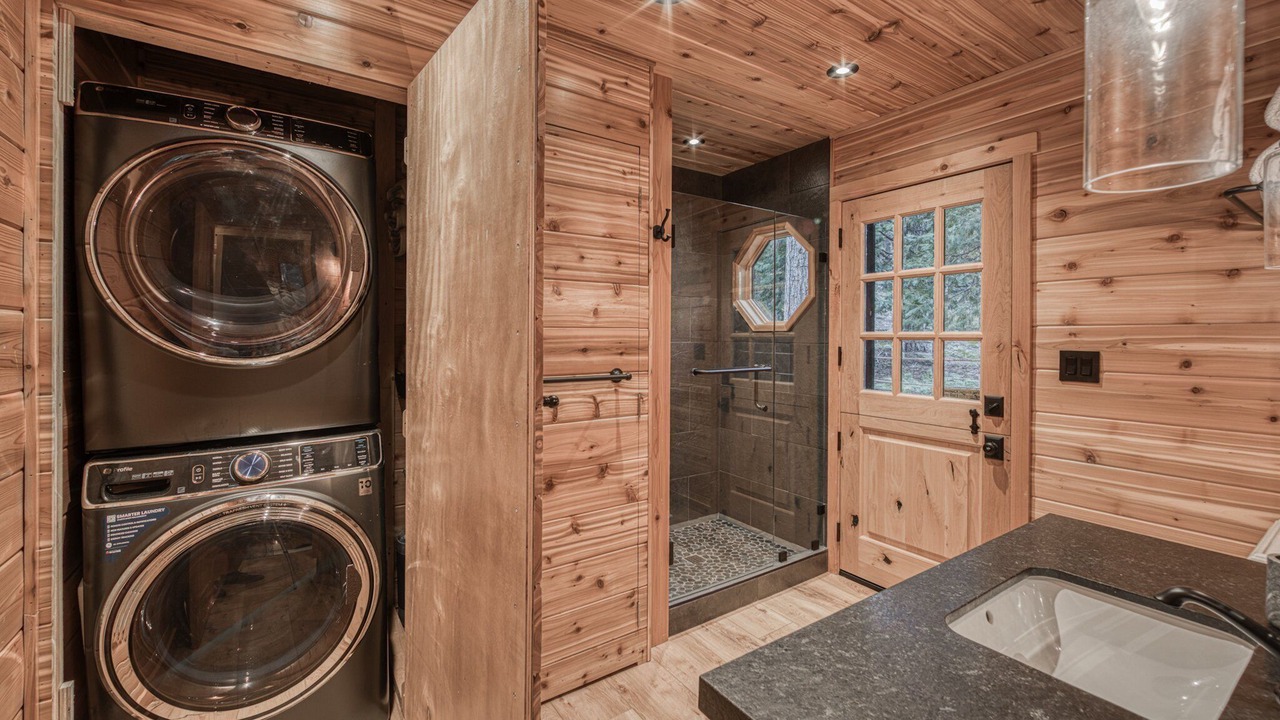 Photo of Bathroom in Tahoma