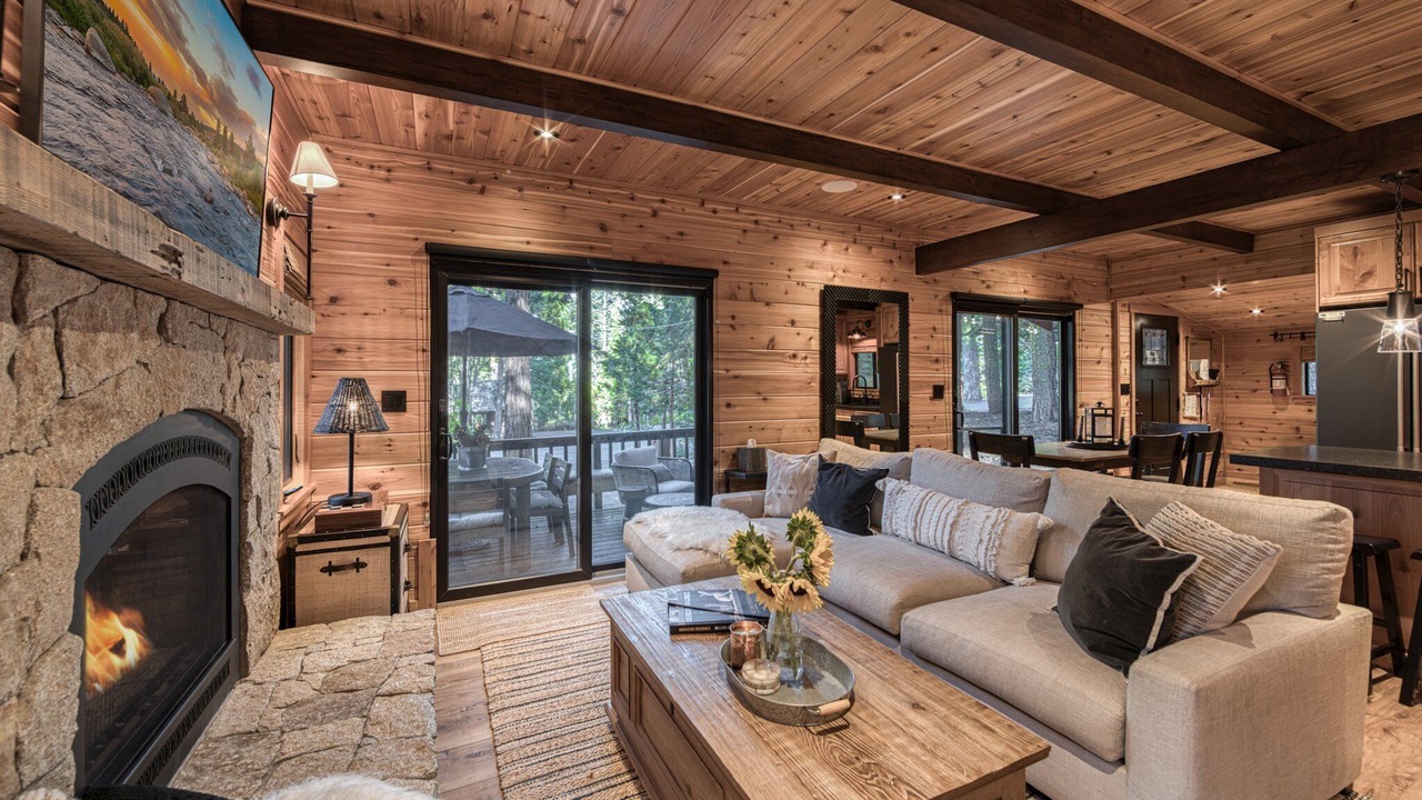 Photo of Livingroom in Tahoma