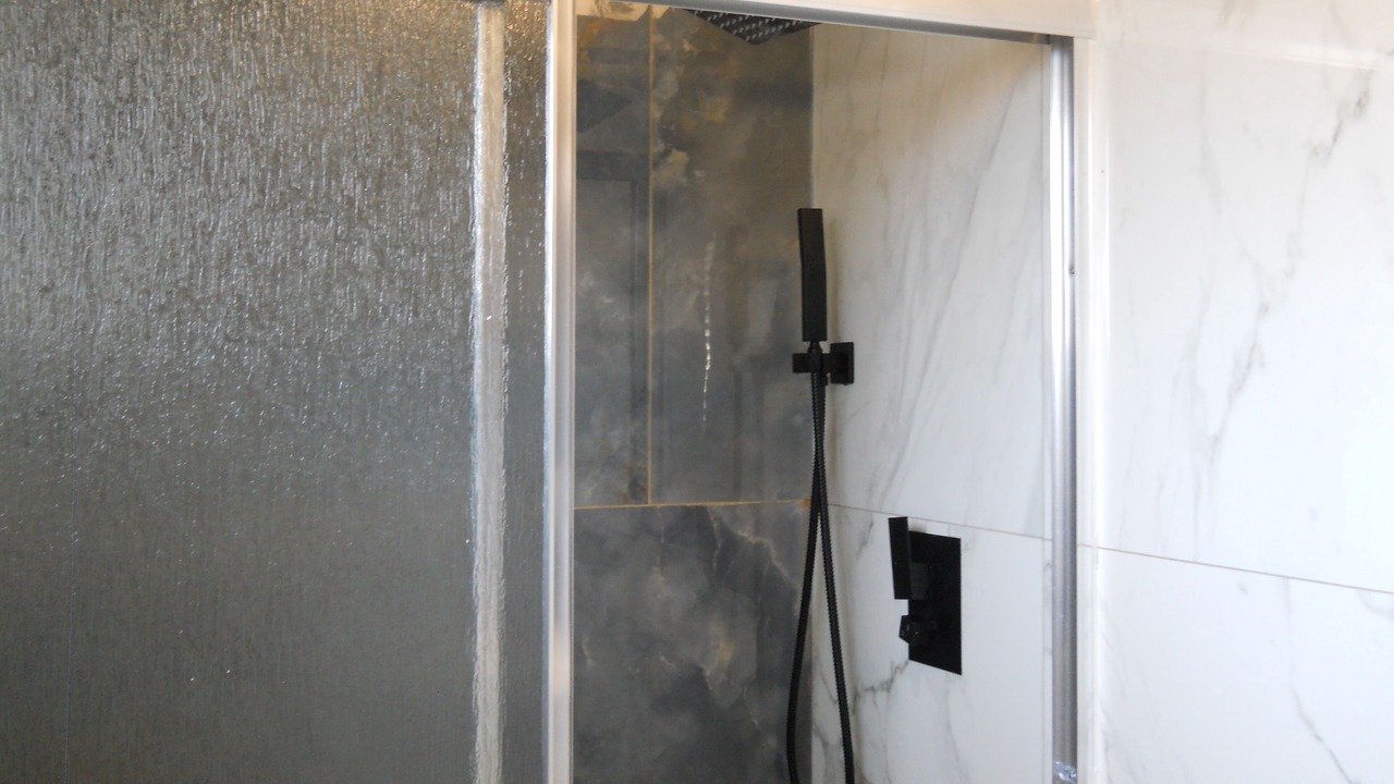 Photo of Bathroom in Hanford